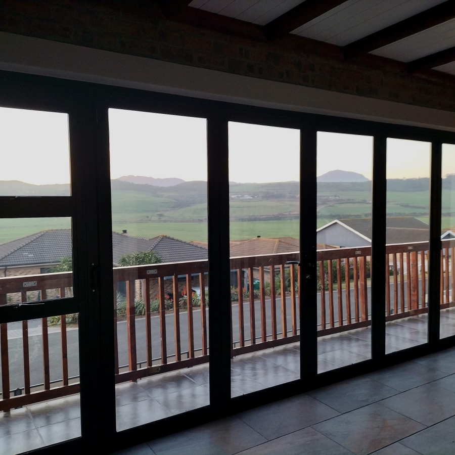 5 Bedroom Property for Sale in Reebok Western Cape